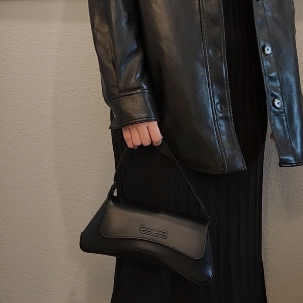 BALENCIAGACalfskin XX Flap Street Shoulder Bag Black